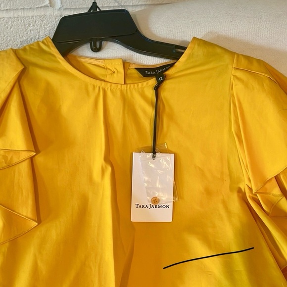 Tara Jarmon, yellow blouse never been worn with tags. Gorgeous summer top! - Picture 2 of 4